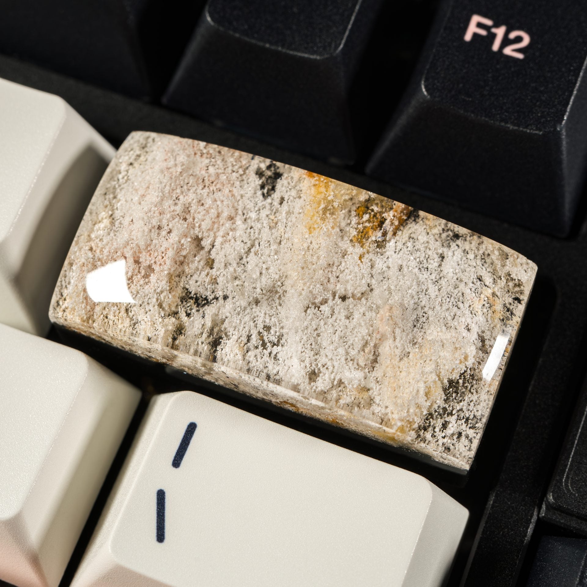 White Garden Quartz (2.0u) image 0